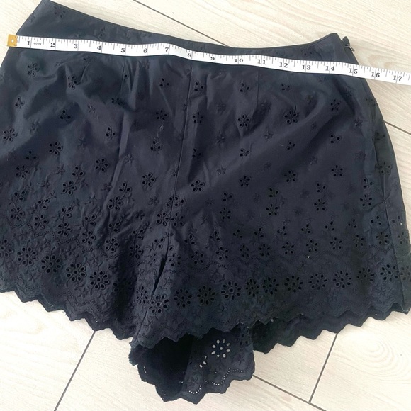 Doen Designer black shorts womens size 4 - Picture 5 of 5